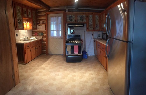 Deka Lake House | Lakefront Privacy off Canada's Fishing Highway (Hwy 24) in BC Cariboo