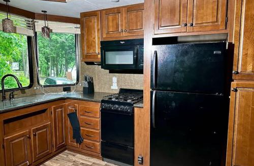 Parry Sound Other | Lakefront RV Cottage in Parry Sound #18