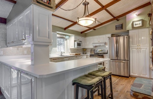 Val Morin Ski Chalet | Lakefront tranquil chalet with spa near all outdoor activities