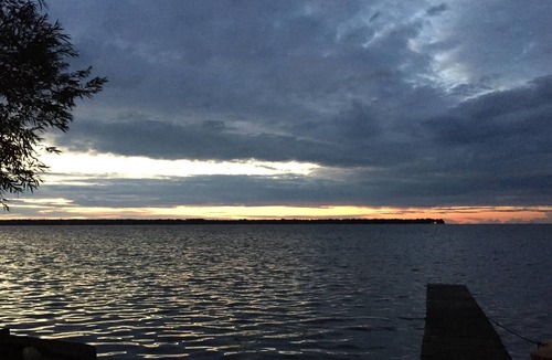 Duclos Point Cottage | Lakefront Viceroy Cottage on Lake Simcoe, 1 hr N