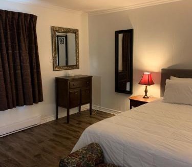 Yarmouth Hotel | Lakelawn B&B and Motel