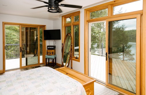 Haliburton Cottage | Lakeside Bliss: Sunswept Lake House - Your Private Oasis with Lakeside Bunkie