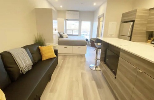 Vernon Apartment | Lakeside condo with heated pool and views of Lake Okanagan