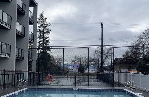 Vernon Apartment | Lakeside condo with heated pool and views of Lake Okanagan