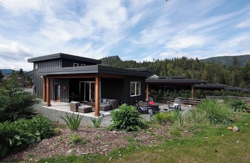 Youbou House | Lakeside House with Forest View - with private dock and beach!