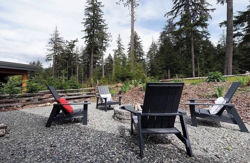 Youbou House | Lakeside House with Forest View - with private dock and beach!