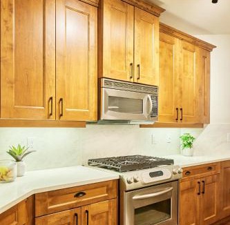 Westbank Apartment | Lakeside Luxe Haven
