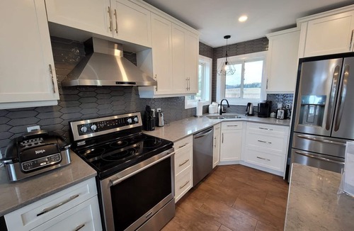 Magnetawan House | LAKEVIEW-BEAUTIFUL BRAND NEW COTTAGE PRIVATE BEACH