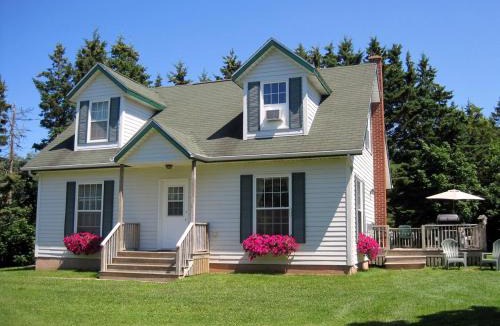 Green Gables House | Lakeview Lodge and Cottages