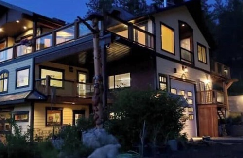North Glenmore House | Lakeview Retreat | Wildlife & Serenity