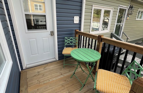 Quidi Vidi Apartment | Large 1 Bedroom Apartment in the Heart of Quidi Vidi (Ground Level)