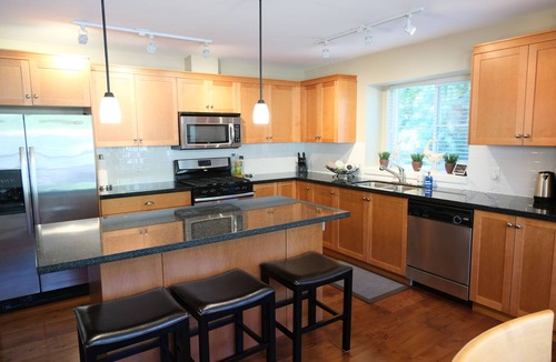 Lindell Beach Cottage | Large 3 Bedroom Cottage with Resort Like Amenities