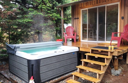 Gibsons House | Large 5BR family home w/hot tub, trampoline. Pet friendly! Close to park/beaches