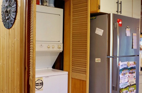 Alberni-Clayoquot Cabin | Large cabin on rural farm. Private, relaxing, close to Stamp Falls Park.