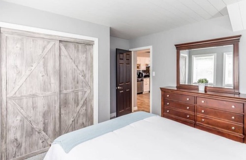 Craigleith Condo | Large Condo with Pool and Mountain Views