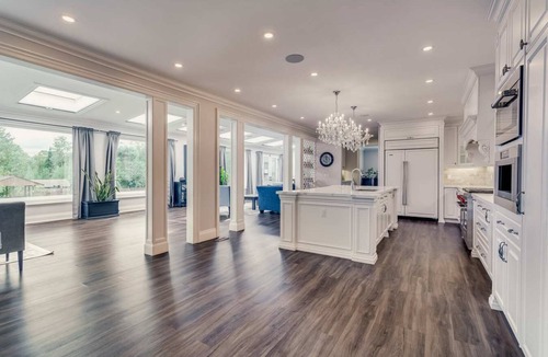 King House | Large Estate with Luxury Collection of Amenities
