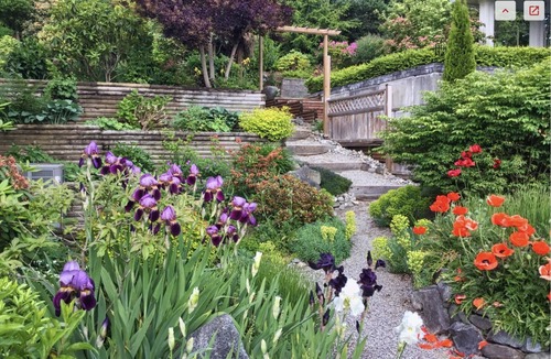 Sechelt House | Large Family home - 2 min walk to the beach with waterviews.