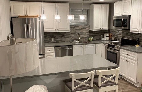 Coquitlam House | Large kitchen/in suite laundry/Self Contained, Central location.