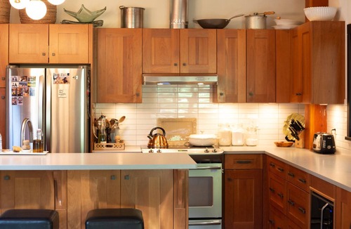 Bowen Island House | Large secluded house in the forest with hot tub