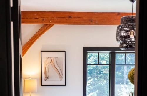 Bowen Island House | Large secluded house in the forest with hot tub
