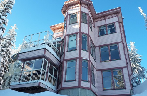 Silver Star Mountain Apartment | Large suite on the Knoll in a cul-de-sac w/a private hot tub and pet friendly!