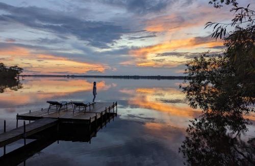 Rossmore House | Large Waterfront Home w 5 Ensuite Bathrooms