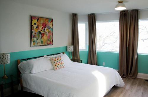 Rossmore House | Large Waterfront Home w 5 Ensuite Bathrooms