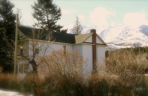 Hillcrest Mines House | Larkspur Lodge - Historical Home in Hillcrest Mines-Crowsnest Pass Alberta