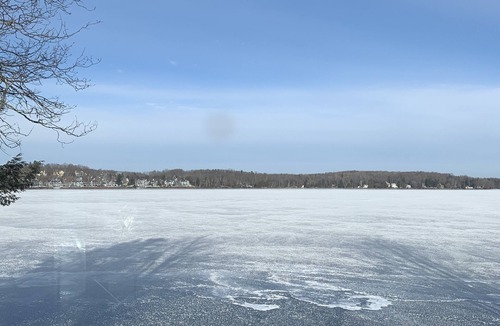 Lac-Brome Ski Chalet | LAST MINUTE, 14:00! Nauticski Lac Brome, Knowlton *Ski Bromont/Sutton/Orford/O-H