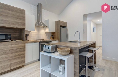 Pont-Rouge Ski Chalet | ⭐ Le Bleu Bourgeois de Portneuf 🌲 Private hot tub Sauna Pool Billiards Trails ⭐