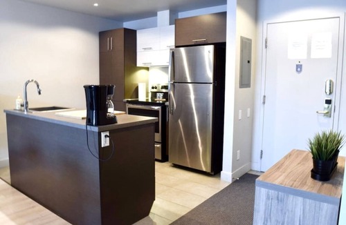 Beaupre Apartment | Le Céleste 117–Vue sur le Mont-Ste-Anne et piscine