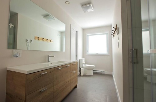 Petite-Riviere-Saint-Francois House | Le Vaillant du Massif