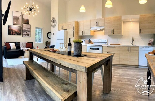 Sainte-Lucie-des-Laurentides Ski Chalet | Le2085 - Spa et Plage - Les Chalets Dans le Nord