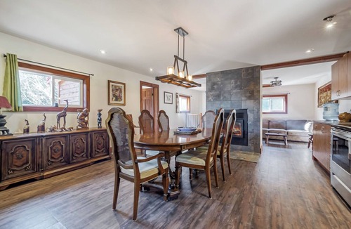 Saint-Michel-des-Saints Ski Chalet | Le Calumet - Lakefront