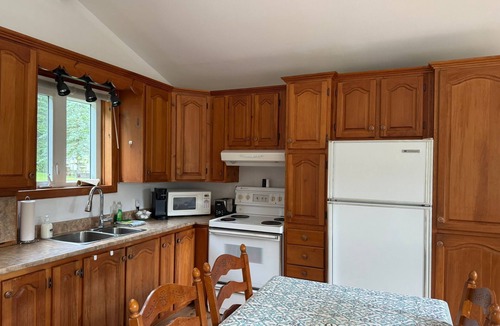 St-Adolphe-d'Howard Ski Chalet | Le Chalet Blanc, lakefront with jacuzzi