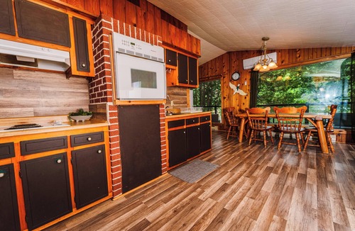 St-Adolphe-d'Howard Ski Chalet | Le Chalet Brun, lakefront with jacuzzi