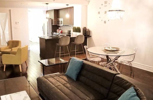Gay Village Apartment | Le Cozy Loft: 2 beds