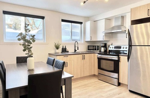 Ste. Foy Apartment | Le Cozy Summary: Déco