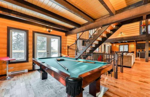 Grenville-sur-la-Rouge Ski Chalet | Le Grand Chene - Lake Spa & Forest Fun