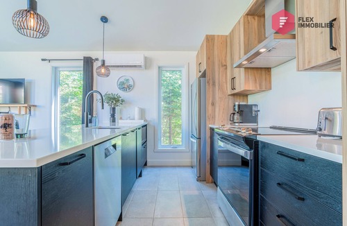 Pont-Rouge Ski Chalet | Le Grand Pic de Portneuf | 65" TV, Sonos, SPA, Pool, Fireplace, Billiards