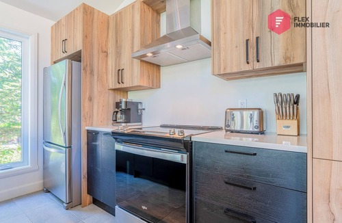 Pont-Rouge Ski Chalet | Le Grand Pic de Portneuf | 65" TV, Sonos, SPA, Pool, Fireplace, Billiards