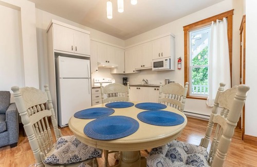 Desjardins Apartment | Le Juliette | Exceptional site | BBQ & Office |