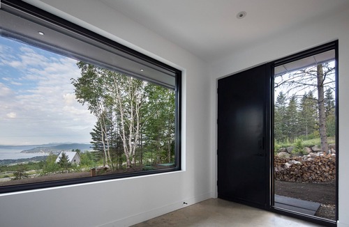 La Malbaie Ski Chalet | Le Littoral : Luxurious Chalet with Pool Sauna Spa & View