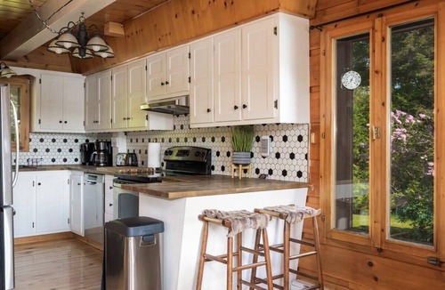 Entrelacs Ski Chalet | Le Martini Bord de l eau, spa, piscine.