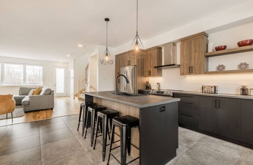 Magog Condo | Le Memph: 3 bedrooms pool hot tub lac Memphrémagog