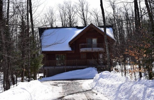 Labelle House | Le montagnard #057; Majestic log home in the wood and only 20 minutes from Mont-Tremblant