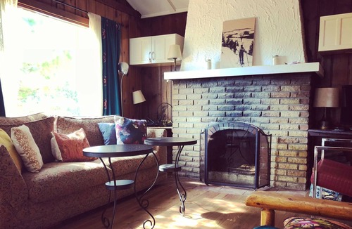 Val David Cabin | Le Neuchâtel: cute vintage cottage in Village Suisse resort, heart of Val-David