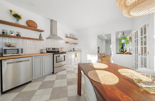 Mauricie Apartment | | Le Notre Dame 3 | River & City at the Gateway