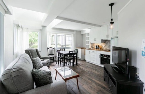 Mont-Tremblant Pedestrian Village Condo | Le P'tit Caché, 4 min de Ski Tremblant