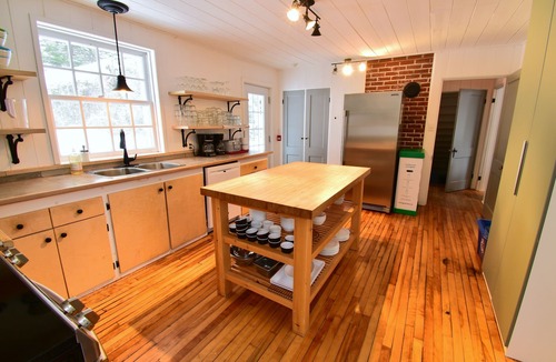 Val Morin Hostel | Le Partage Lodge